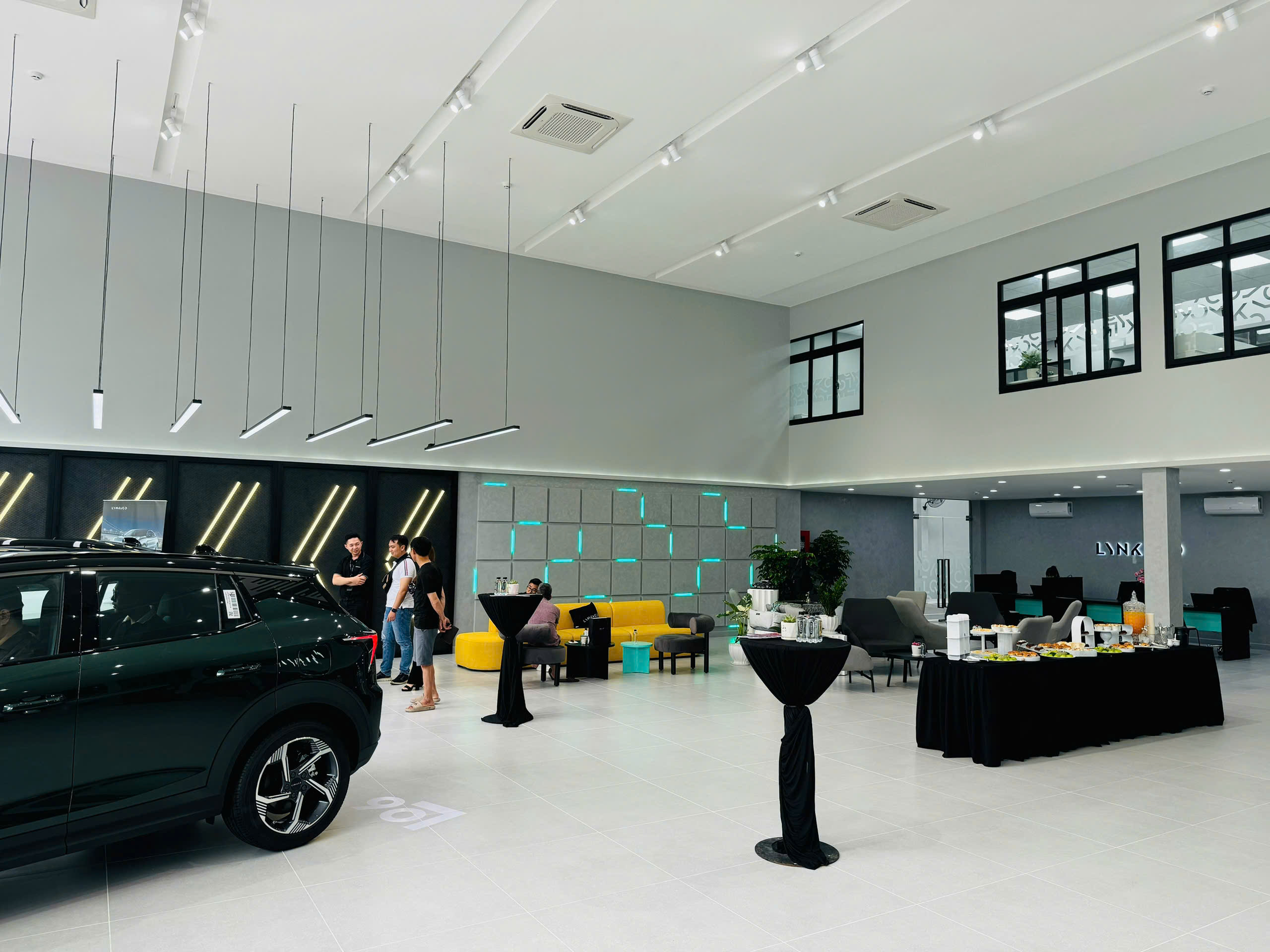showroom trung bay xe lynkco vung tau